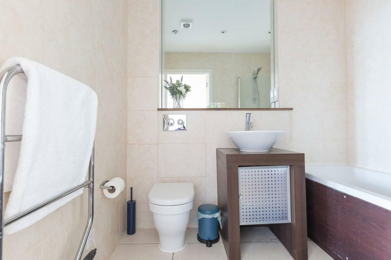 Modern 1 Bedroom Apartment In E1 With Great Views Λονδίνο Εξωτερικό φωτογραφία